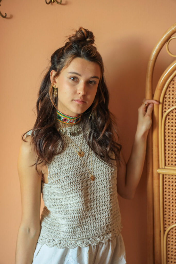 The cream chrochet top 